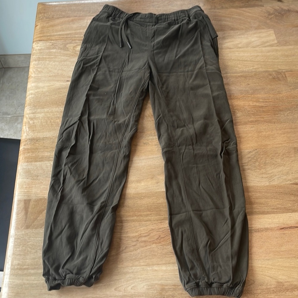 Lululemon cargo pants dark green!